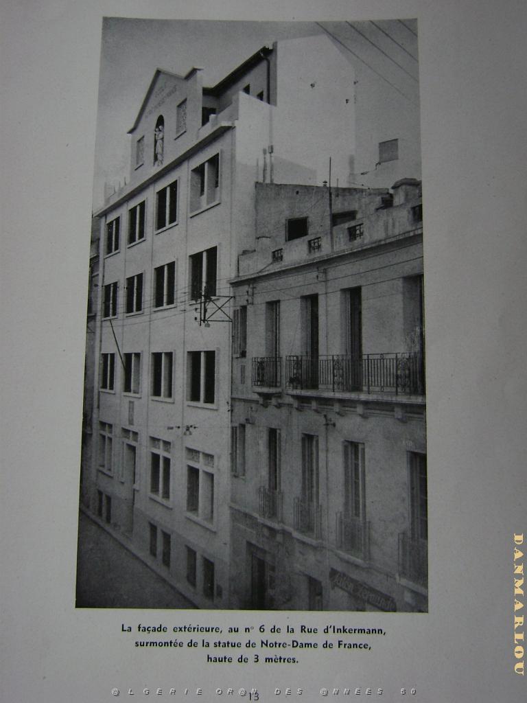 NOTRE DAME DE FRANCE entree principale du college par la rue kimbur.JPG
